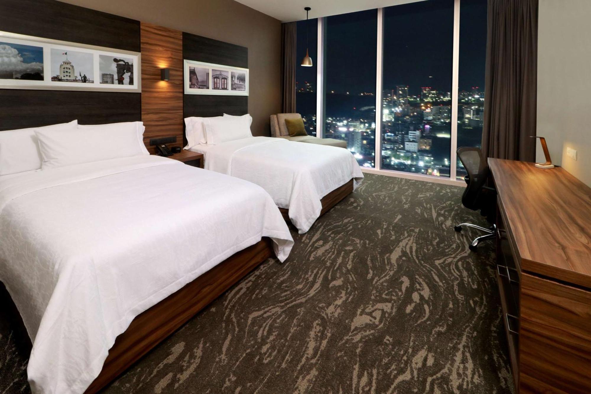 Hilton Garden Inn Monterrey Obispado Exterior foto